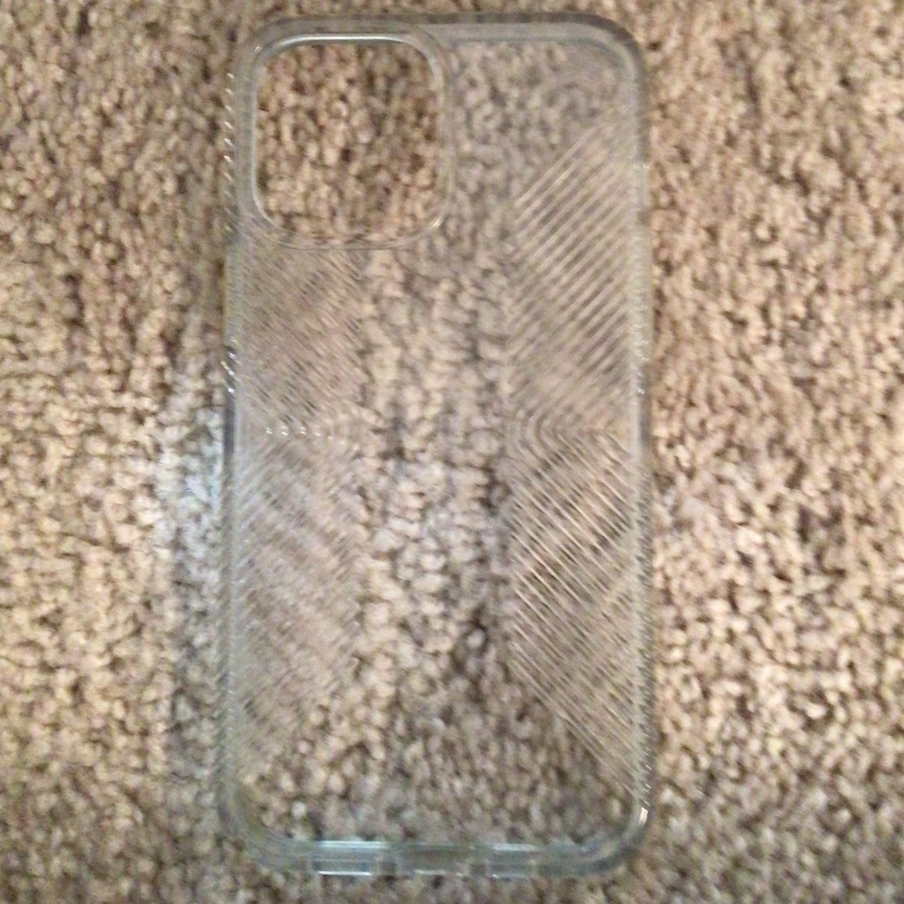 Speck clear grip case